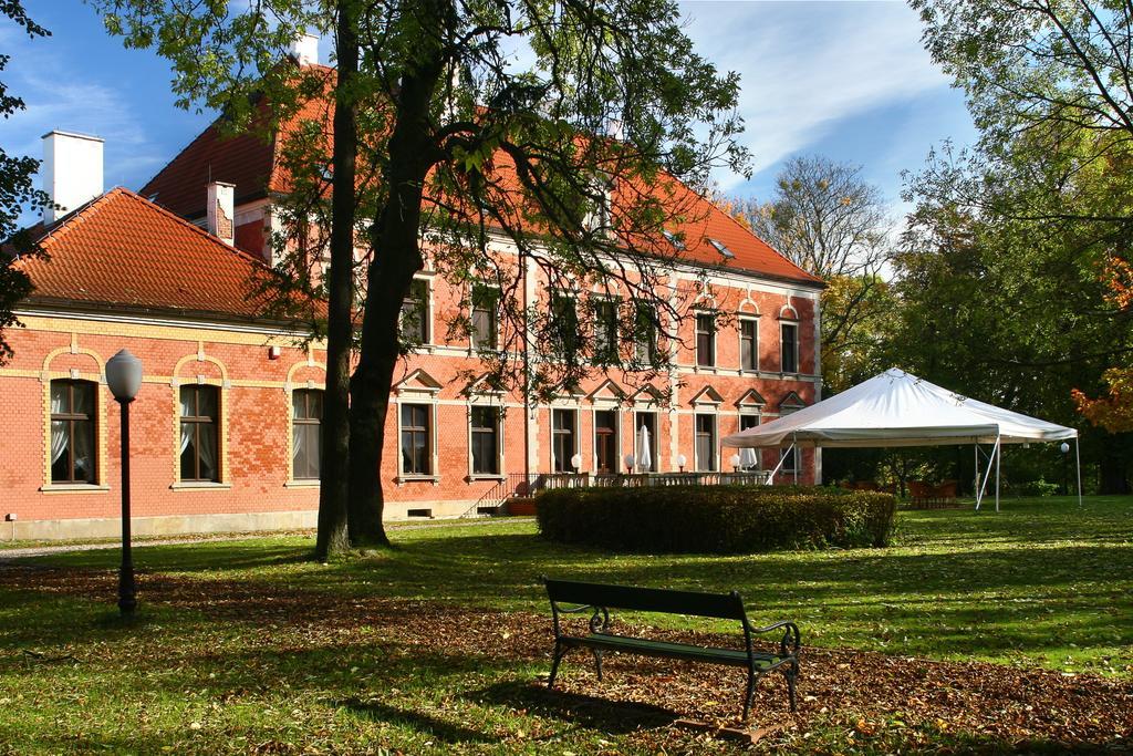 Lezno Palace المظهر الخارجي الصورة