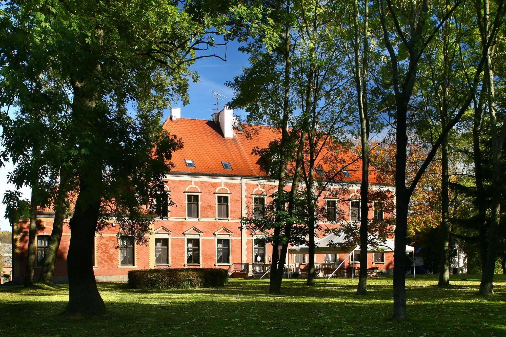 Lezno Palace المظهر الخارجي الصورة