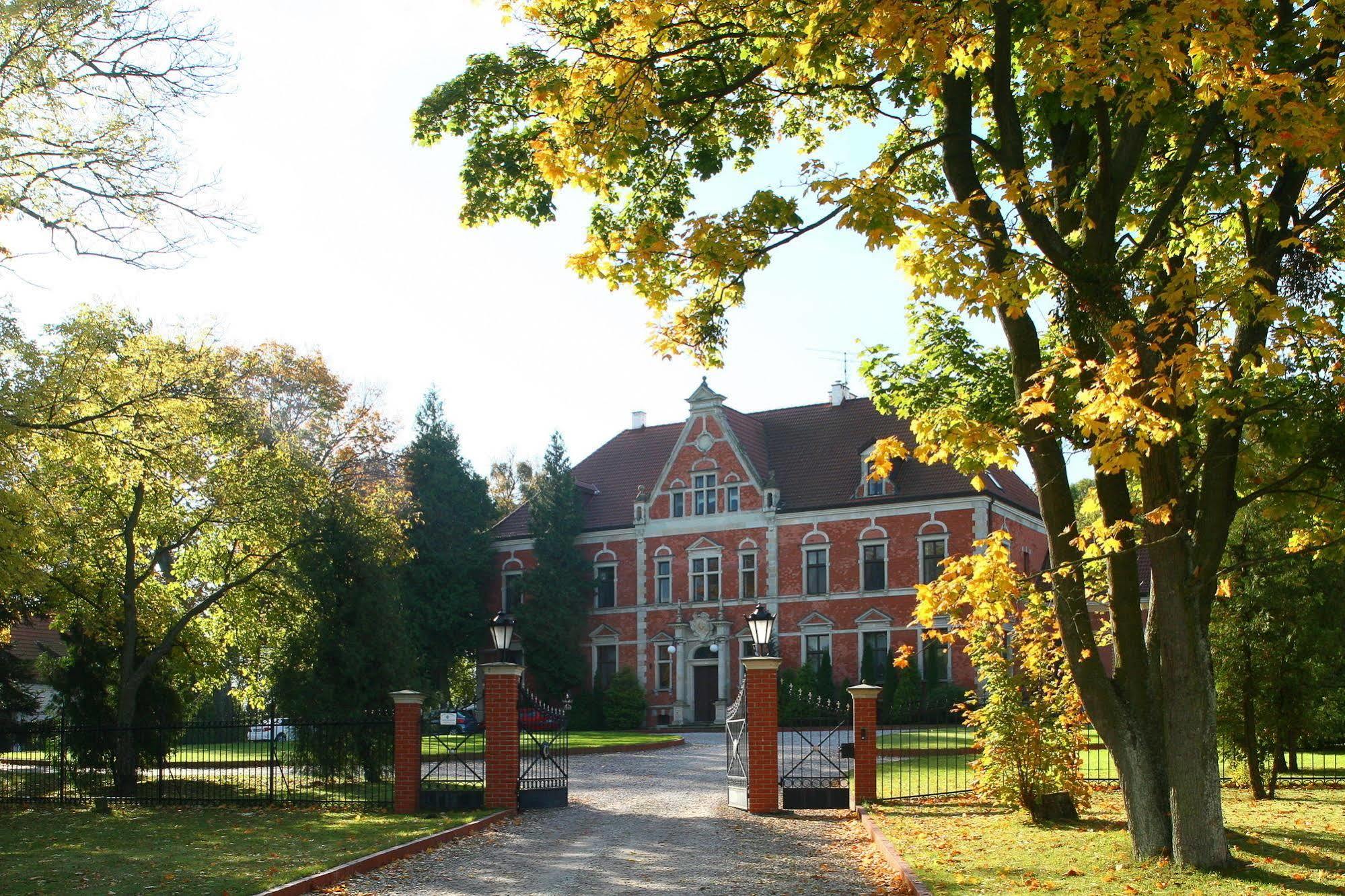 Lezno Palace المظهر الخارجي الصورة