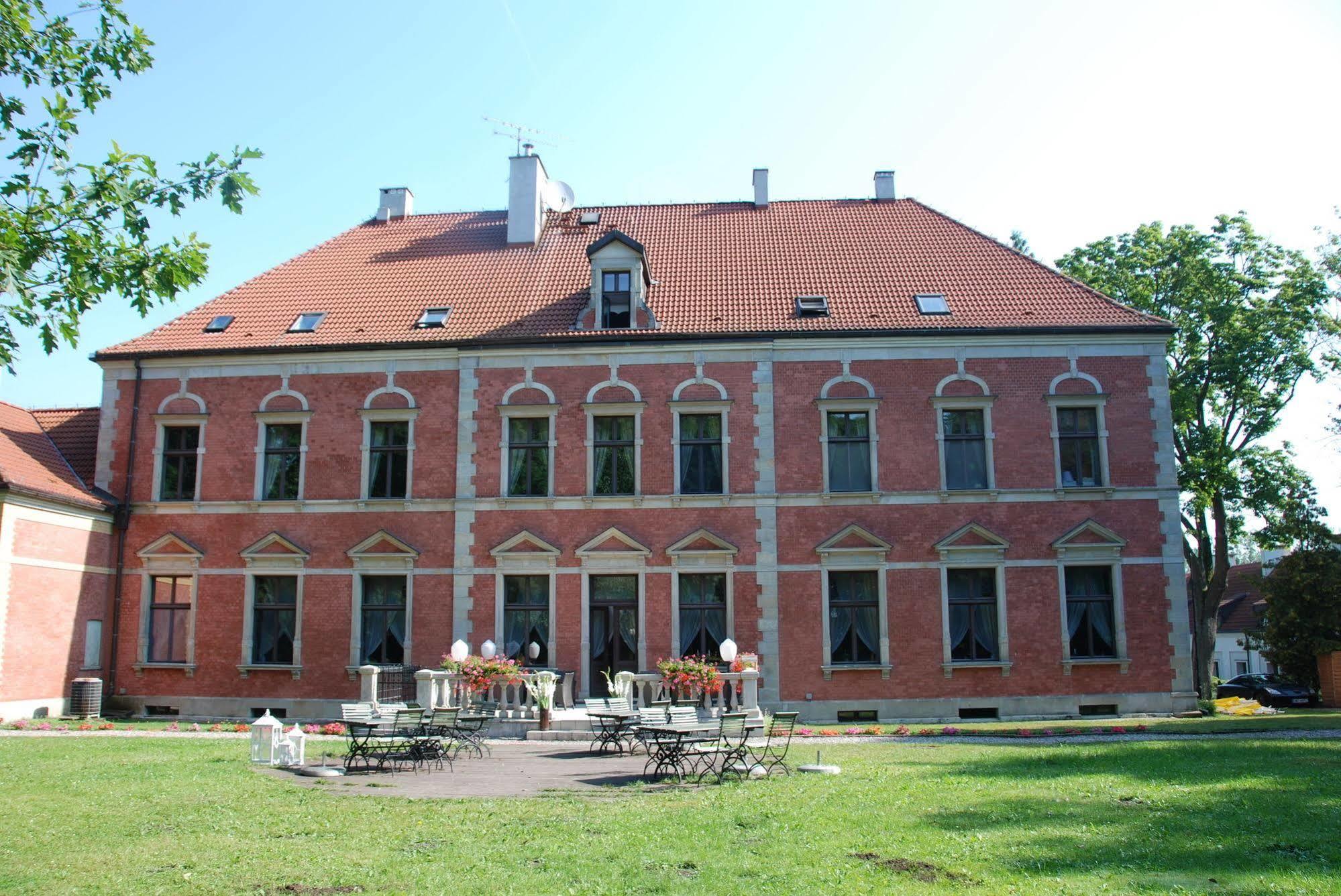 Lezno Palace المظهر الخارجي الصورة