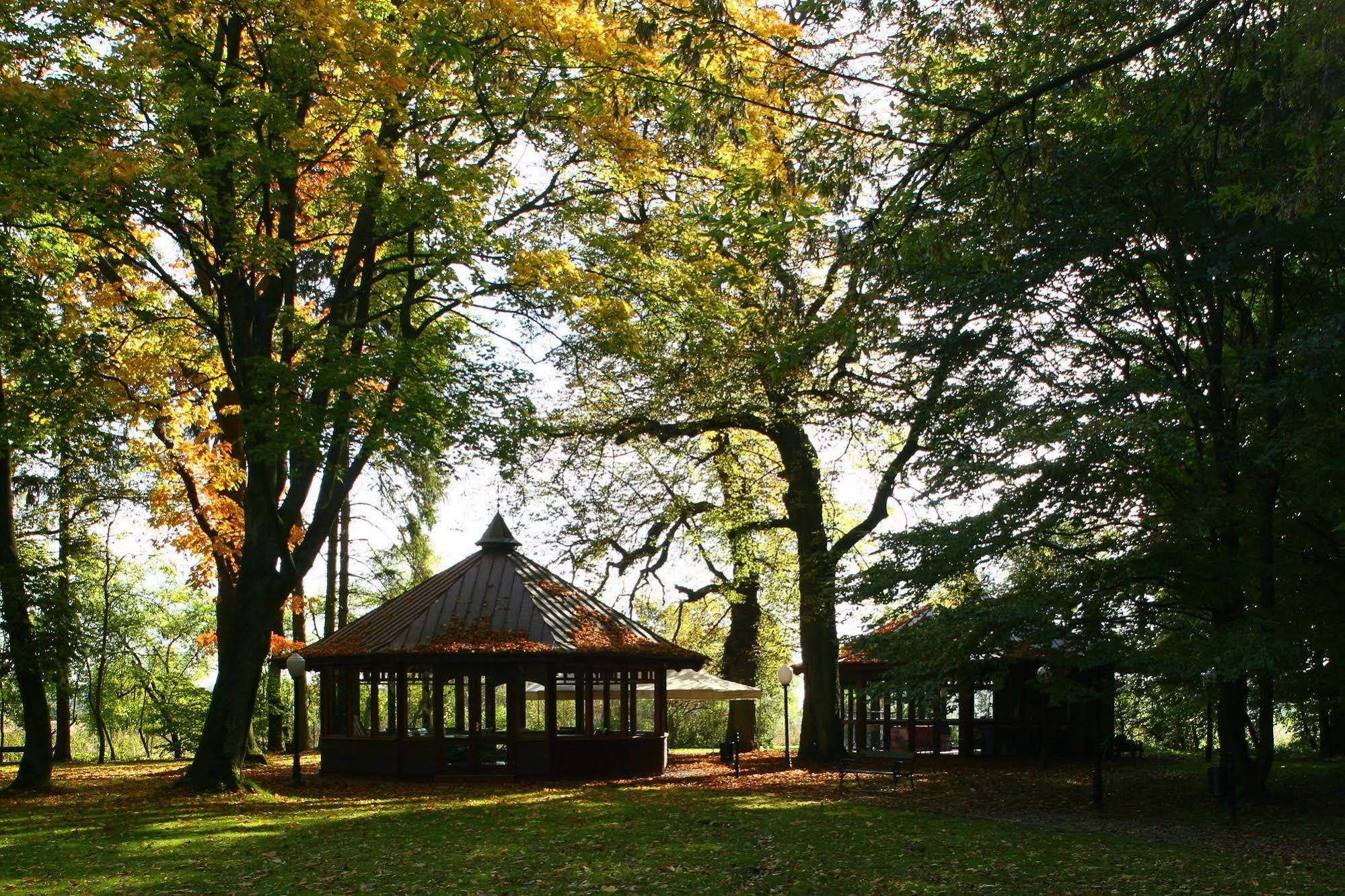 Lezno Palace المظهر الخارجي الصورة